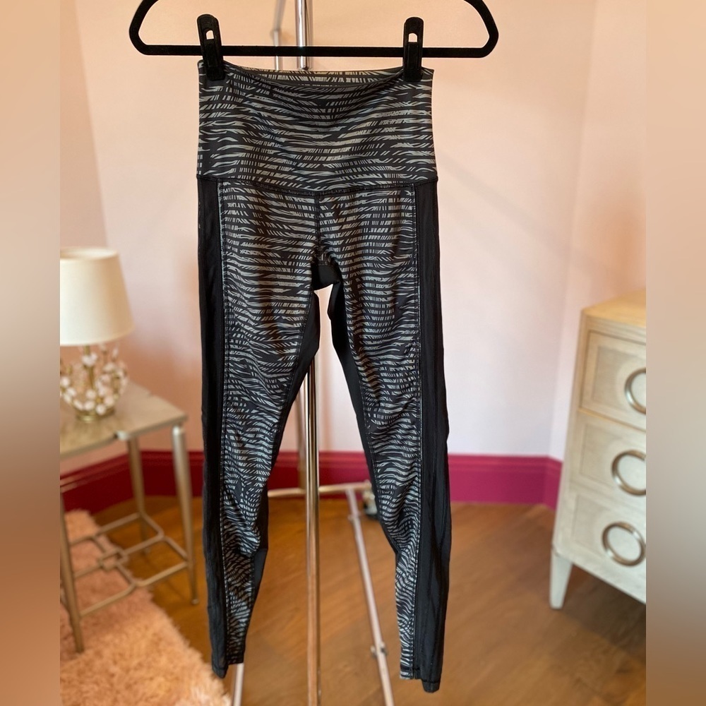 Lululemon Wunder Under Leggings Palm tree mesh size 4 or 6